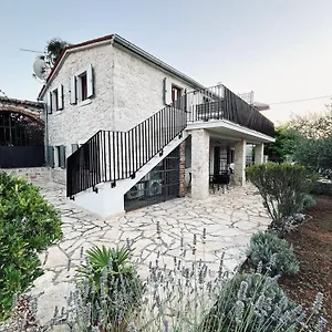 https://apartments-koronsovac.in-istria.net